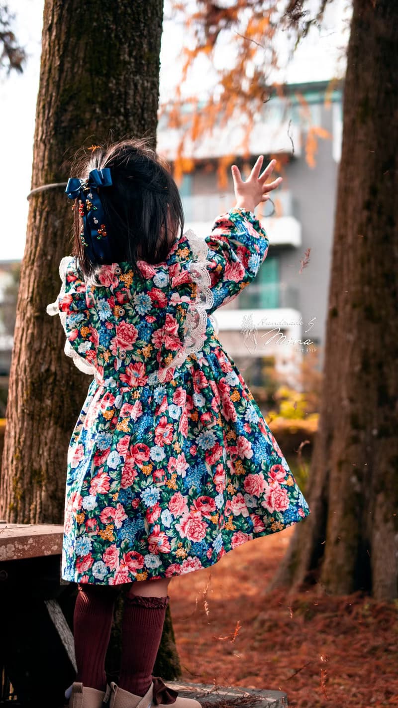 Handmade by Mina【LIBERTY系列】英式后之玫瑰蕾絲荷葉長袖洋裝