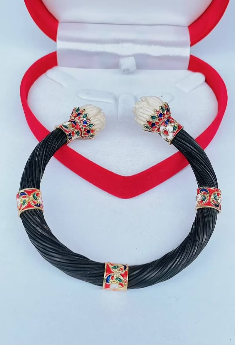 Black Body Elephant Tail Hair Bangle Silver Enamelled Sukhothai Free Size