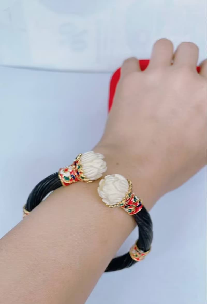 Black Body Elephant Tail Hair Bangle Silver Enamelled Sukhothai Free Size