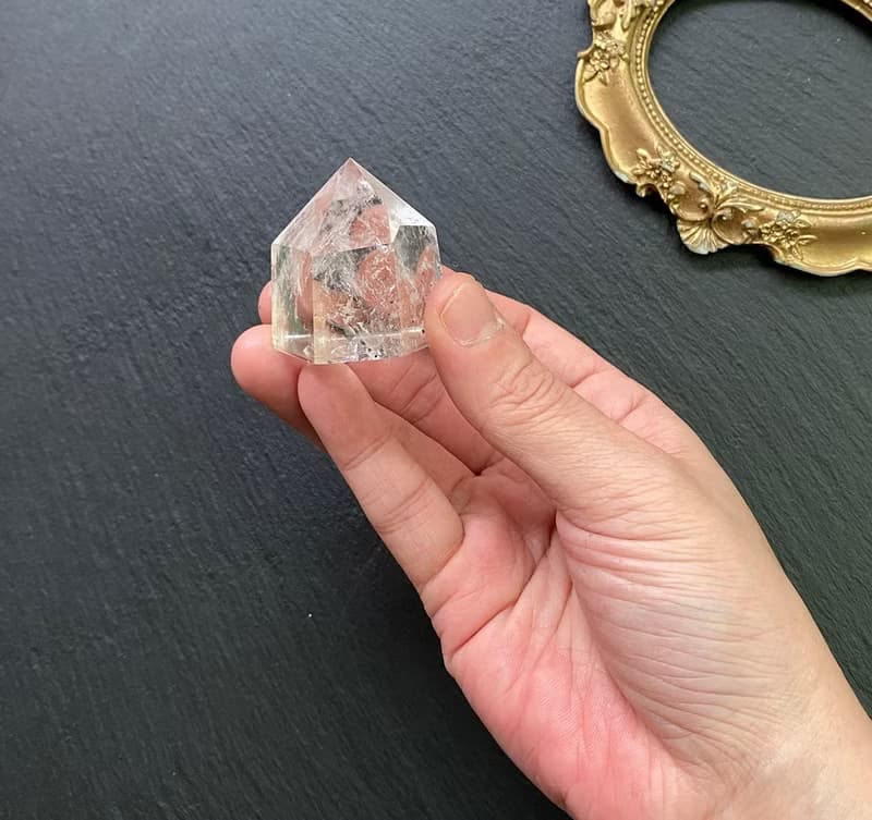 能量擺件-天然冰透可愛胖胖彩虹白水晶共生黑雲母能量柱 冥想