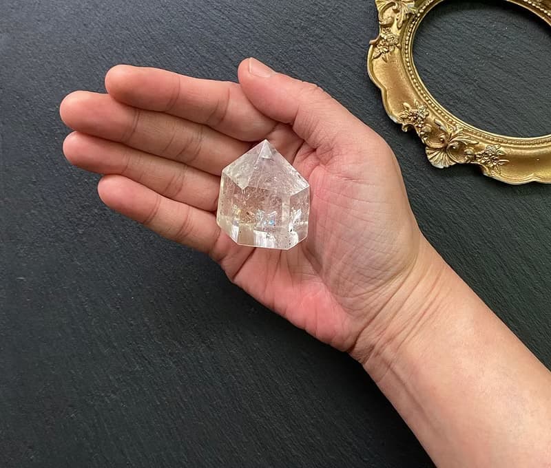 能量擺件-天然冰透可愛胖胖彩虹白水晶共生黑雲母能量柱 冥想