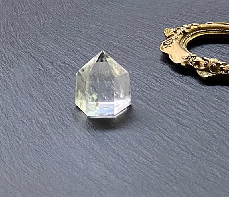 能量擺件-天然冰透可愛胖胖彩虹白水晶共生黑雲母能量柱 冥想