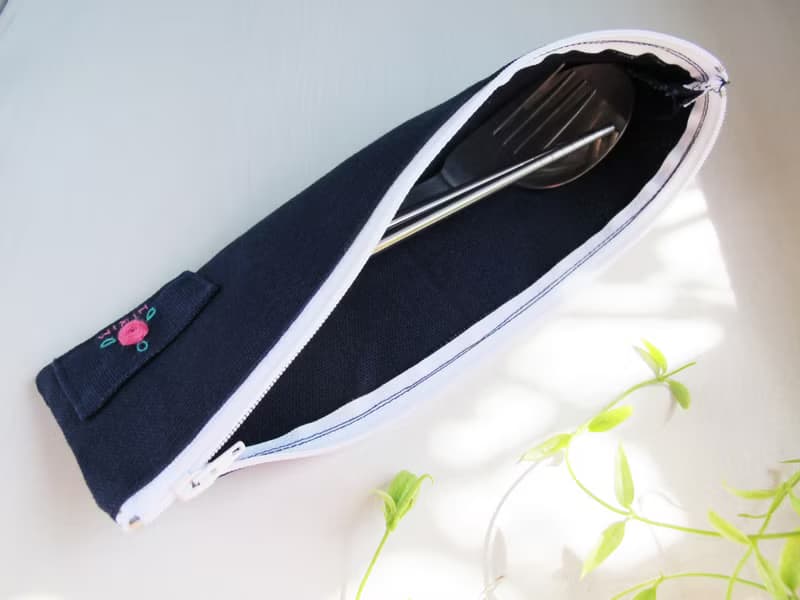 【手繡】小玫瑰餐具袋 / YKK拉鍊 台灣帆布 手工刺繡 筆袋 收納袋