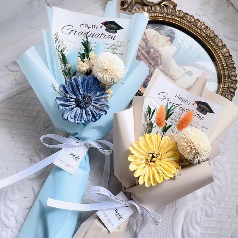 熊住回憶 花開未來 贈隨機小卡 畢業花束 向日葵花束 畢業熊