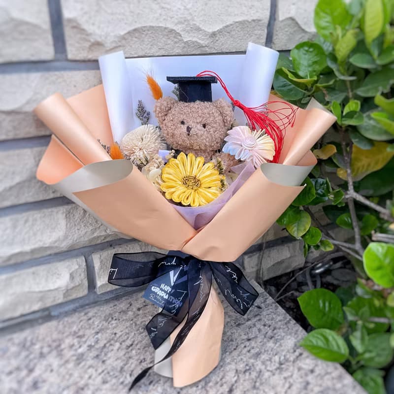 熊住回憶 花開未來 贈隨機小卡 畢業花束 向日葵花束 畢業熊