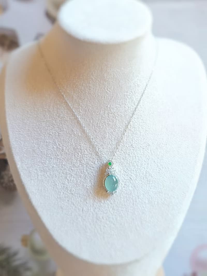 財水•高貴•健康|夢幻高冰藍大蛋面|A貨翡翠純銀豪鑲吊墜項鍊