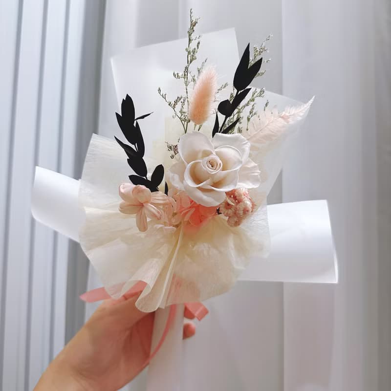 永生韓式花束-嬰兒粉。情人節花束。生日花束。求婚花束(贈提袋)