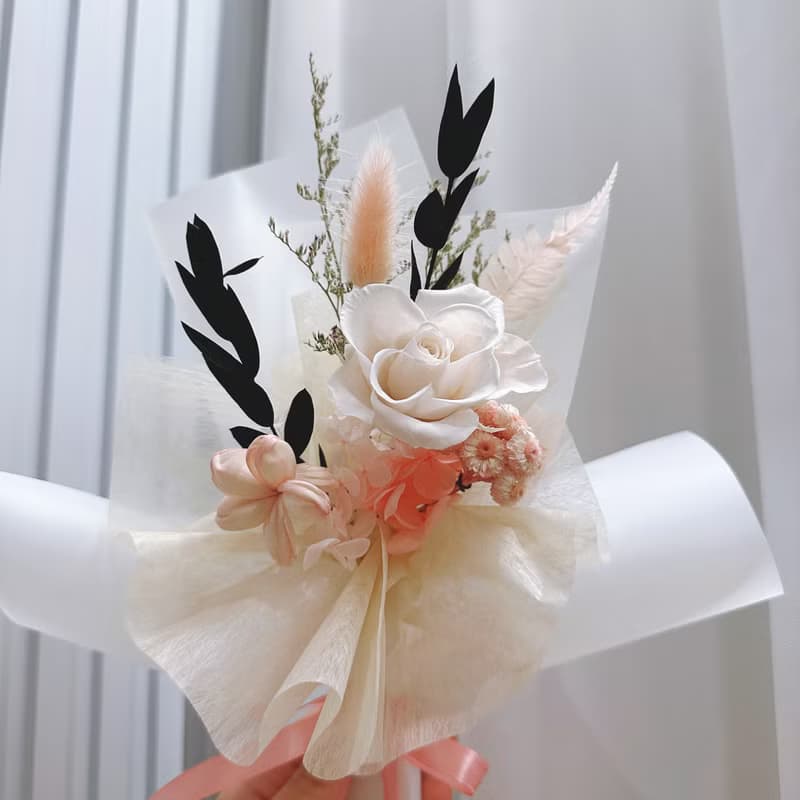 永生韓式花束-嬰兒粉。情人節花束。生日花束。求婚花束(贈提袋)