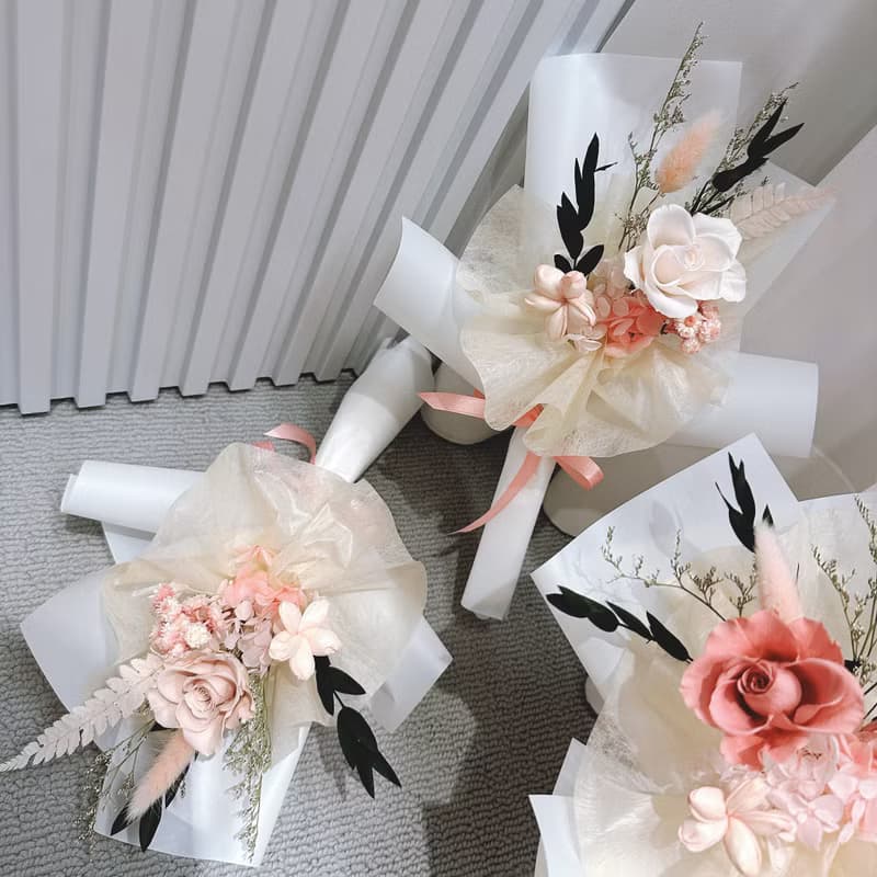 永生韓式花束-嬰兒粉。情人節花束。生日花束。求婚花束(贈提袋)