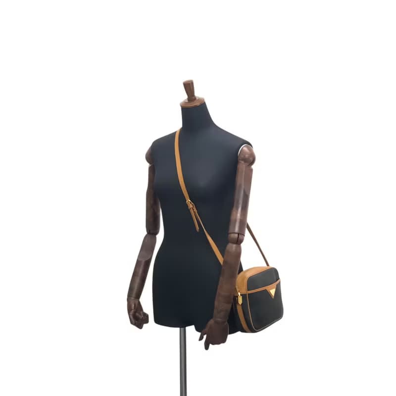 【 日本直送　名牌中古包 】Yves Saint Laurent ショルダーバッグ ブラック キャメル YSL PVC パイピング vintage yia45g