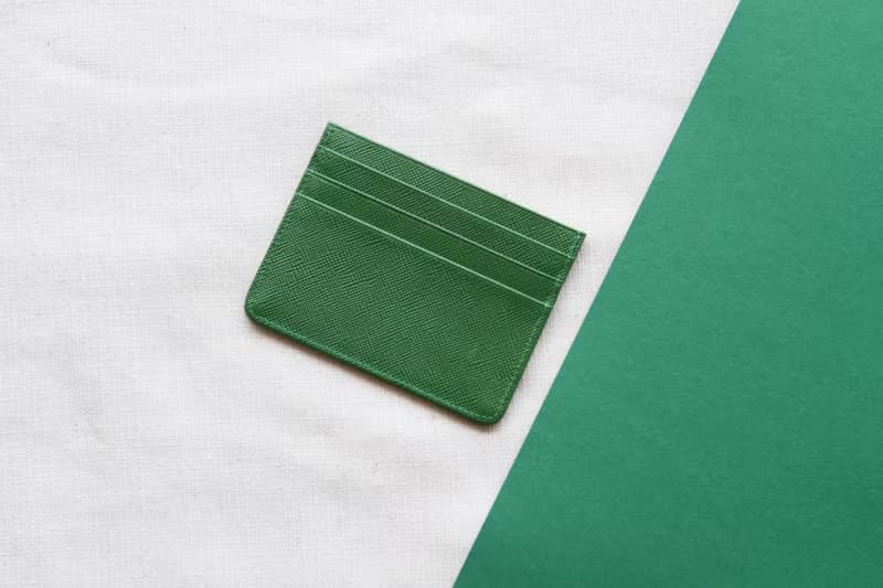 H - LEATHER CARD HOLDER/WALLET-GREEN