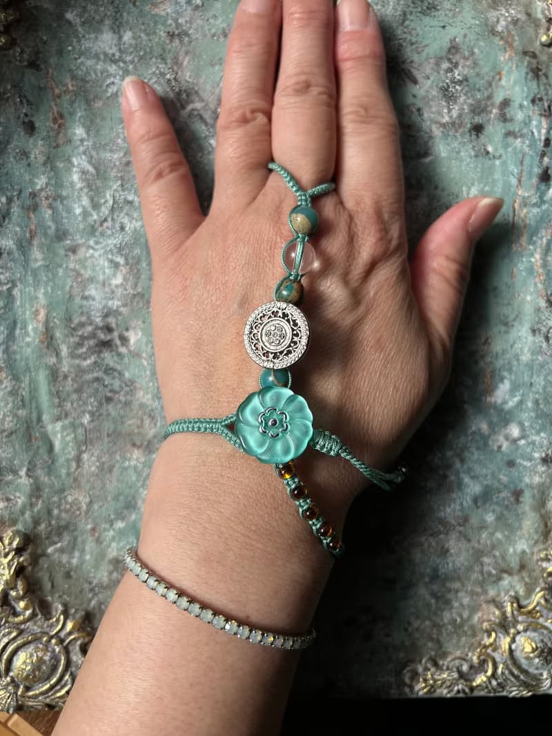 アジアンコードフィンガーブレスレット