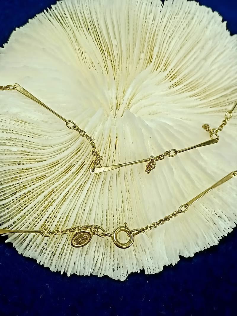 vintage jewelry AVON  經典金色扭結片串結細鍊  項鍊