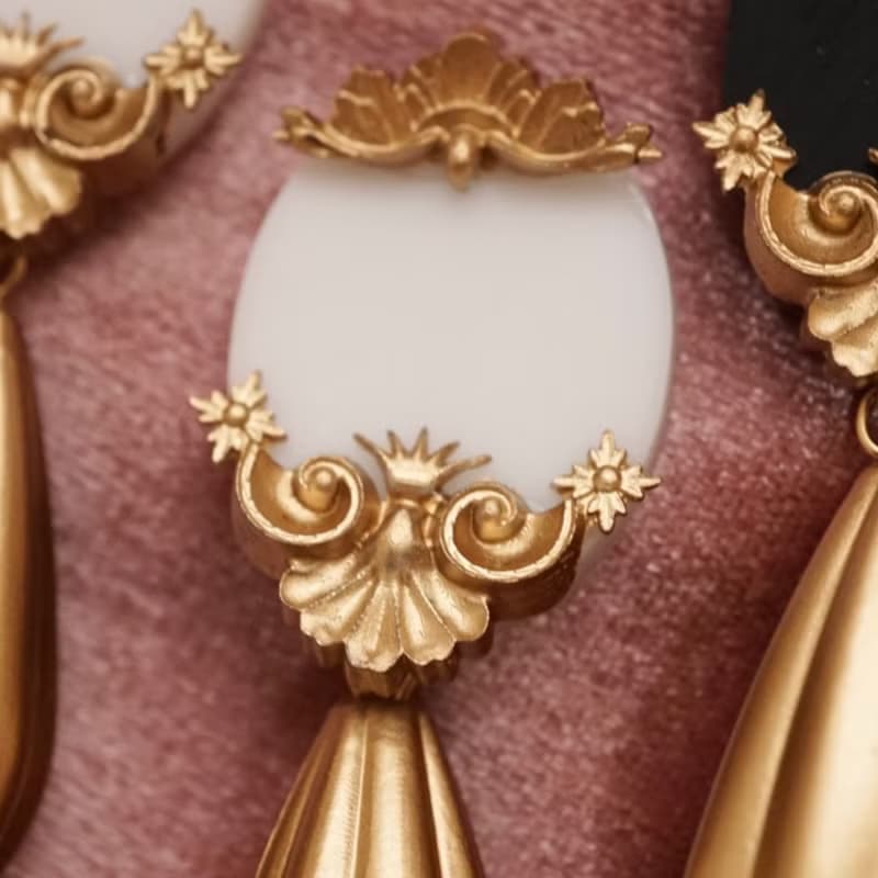 ロココレリーフ ピアス/イヤリング
