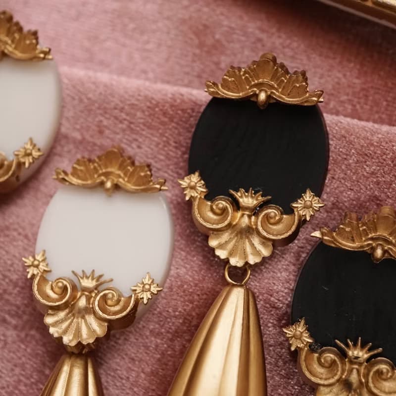 ロココレリーフ ピアス/イヤリング