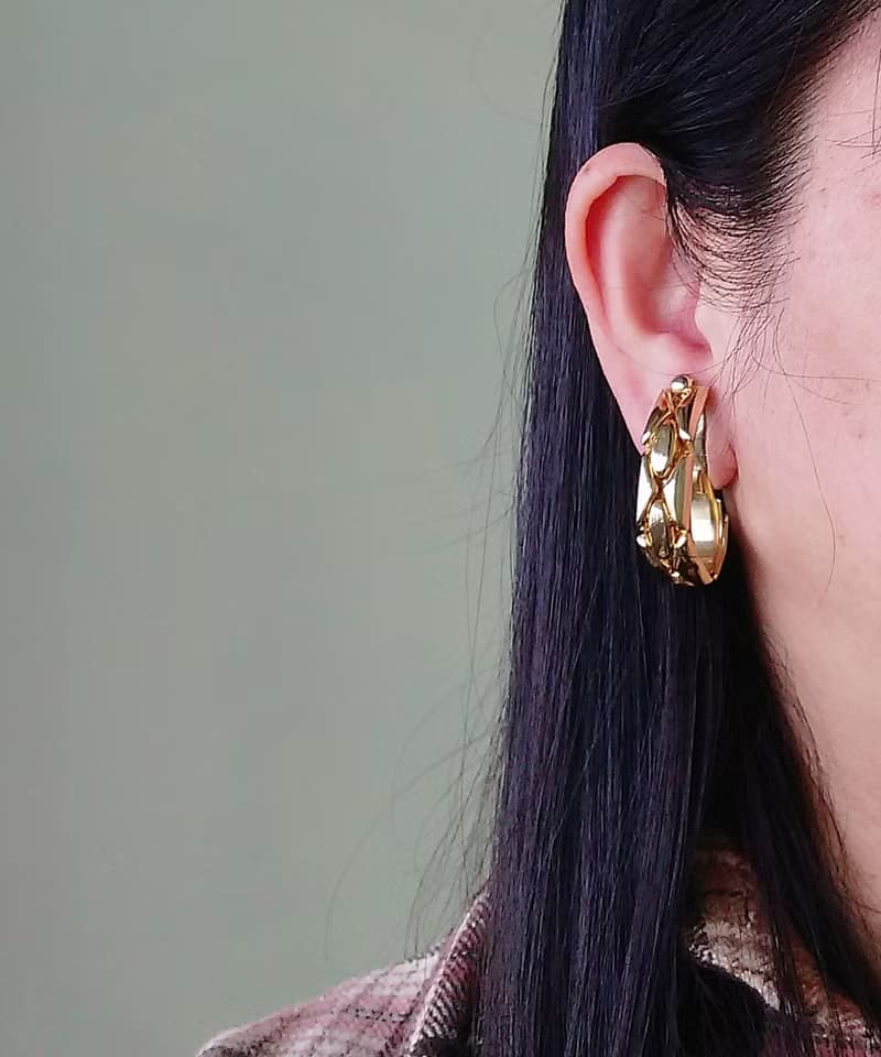 vintage jewelry  古董金色立體格紋夾式耳環