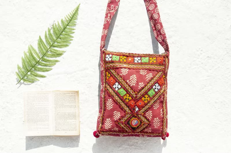 手工刺繡斜背包 民族風包 側背包 肩背包 手工包 刺繡包-沙漠花朵
