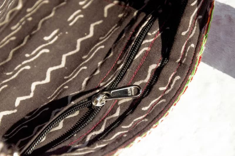 手工刺繡斜背包 民族風包 側背包 肩背包 手工包 刺繡包-沙漠花朵