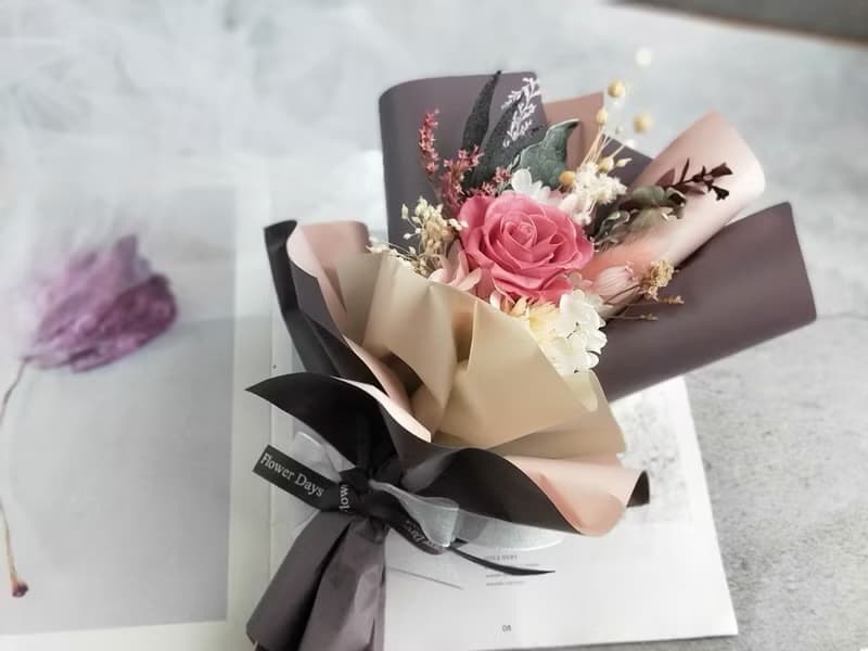 不凋花/永生花束 韓式花束 求婚生日情人節 畢業 老師禮物
