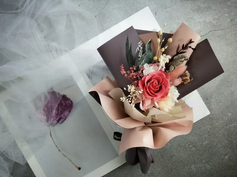 不凋花/永生花束 韓式花束 求婚生日情人節 畢業 老師禮物