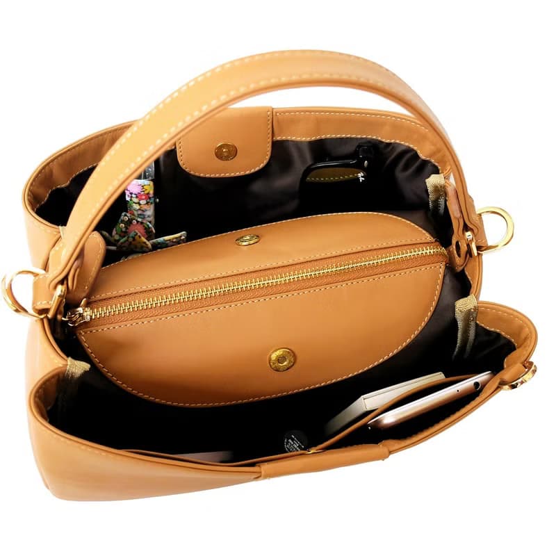 Valley an attractive lady handbag Black color