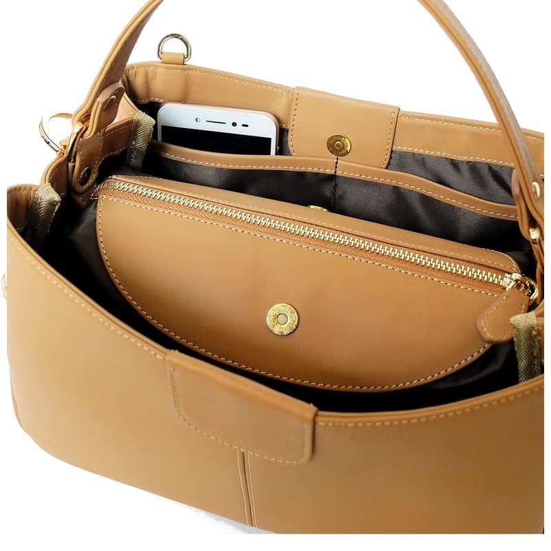 Valley an attractive lady handbag Black color