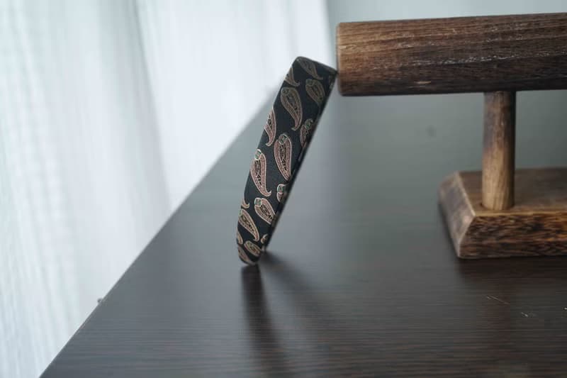 古董領帶改製手工髮箍-CHANEL香奈兒-變形蟲緹花-黑