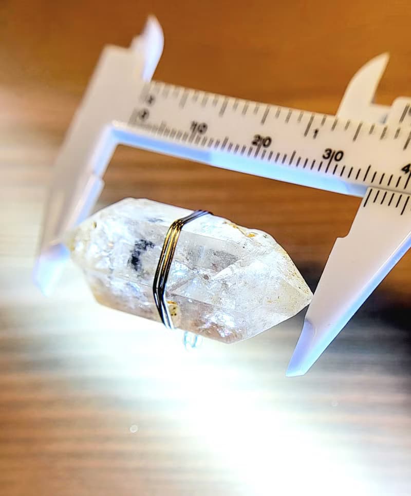•水晶燈• 極簡 繞線天然骸骨×雙尖水晶 閃靈水晶原礦吊墜