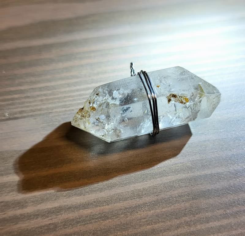 •水晶燈• 極簡 繞線天然骸骨×雙尖水晶 閃靈水晶原礦吊墜