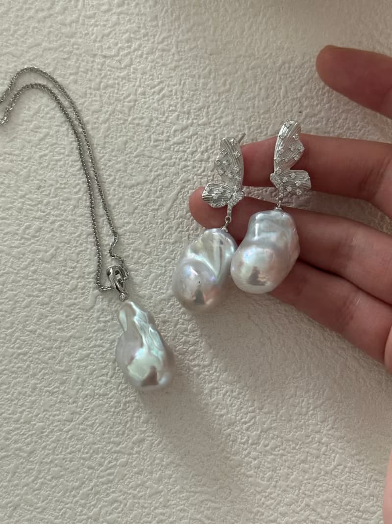 Butterfly baroque pearl stud 蝴蝶巴洛克珍珠耳钉