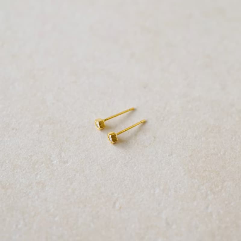 SV925 ペンタゴンピアス