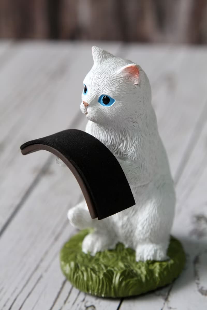 日本Magnets可愛動物系列擺飾造型手錶收納座(藍眼白貓咪)