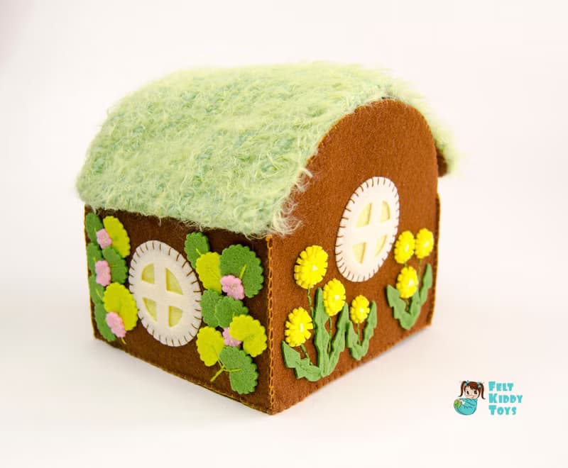 Dollhouse for mouse, cosy play house from felt