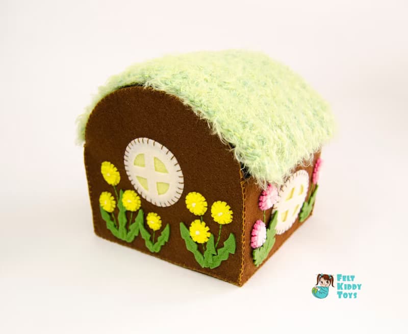 Dollhouse for mouse, cosy play house from felt