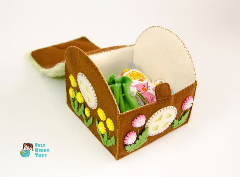 Dollhouse for mouse, cosy play house from felt