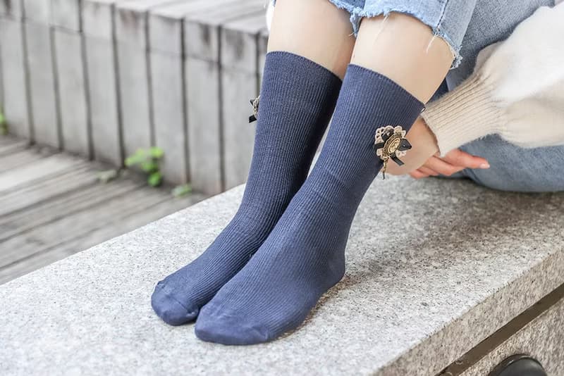 Unni巴洛蝴蝶推推襪 襪子 保暖 socks 中筒襪 女襪 手工縫 刷毛
