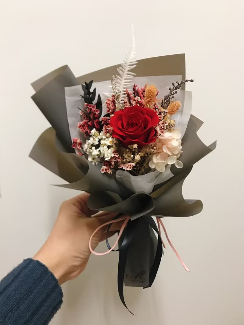 Miss。花謎 【唯一】永生玫瑰花束