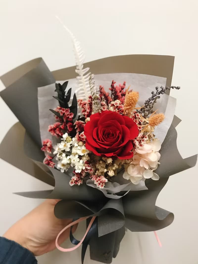 Miss。花謎 【唯一】永生玫瑰花束