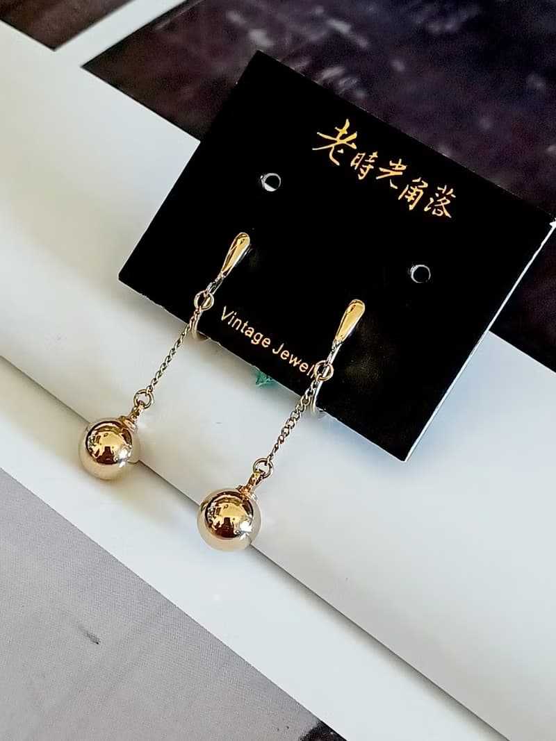vintage jewelry  Trifari 簡約垂墜金球 夾式耳環