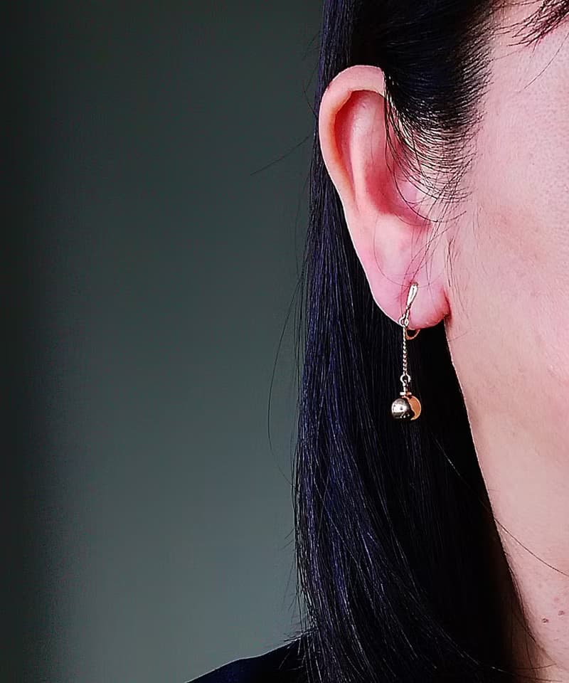 vintage jewelry  Trifari 簡約垂墜金球 夾式耳環