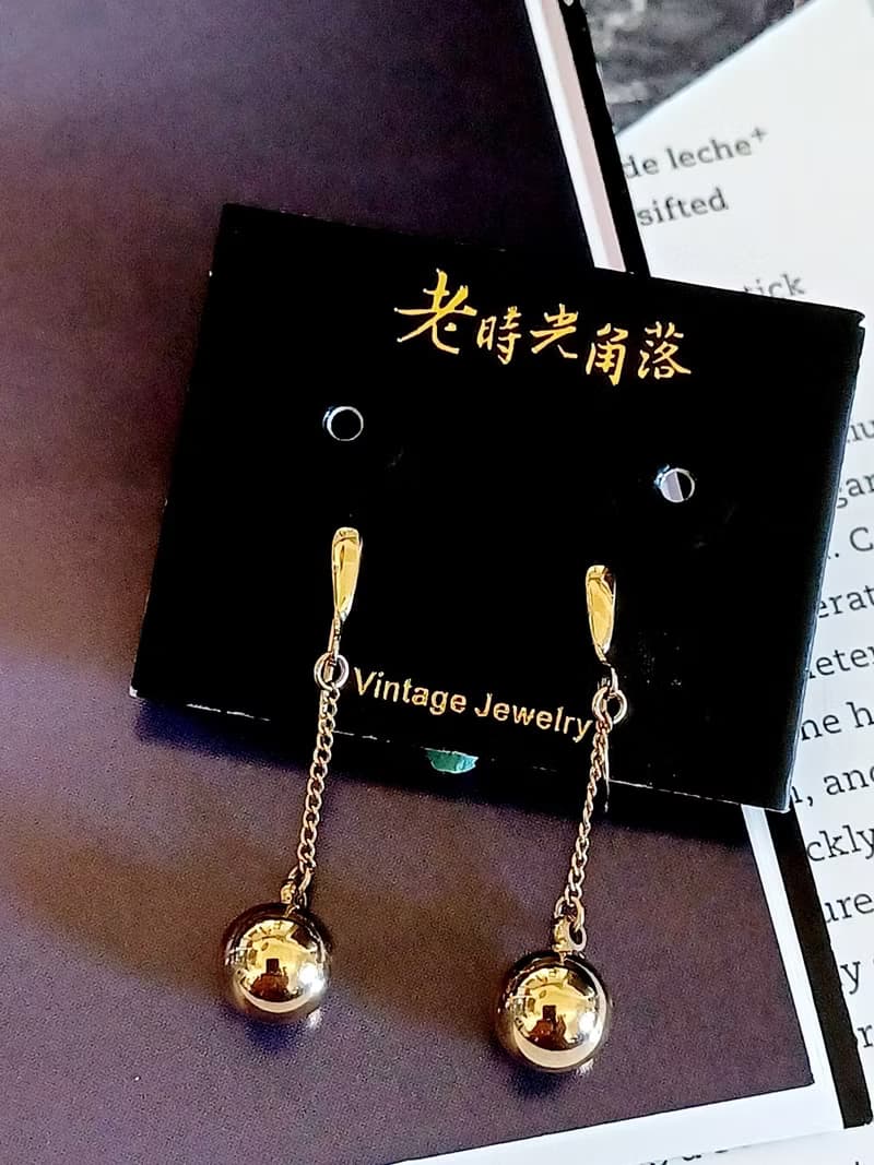 vintage jewelry  Trifari 簡約垂墜金球 夾式耳環