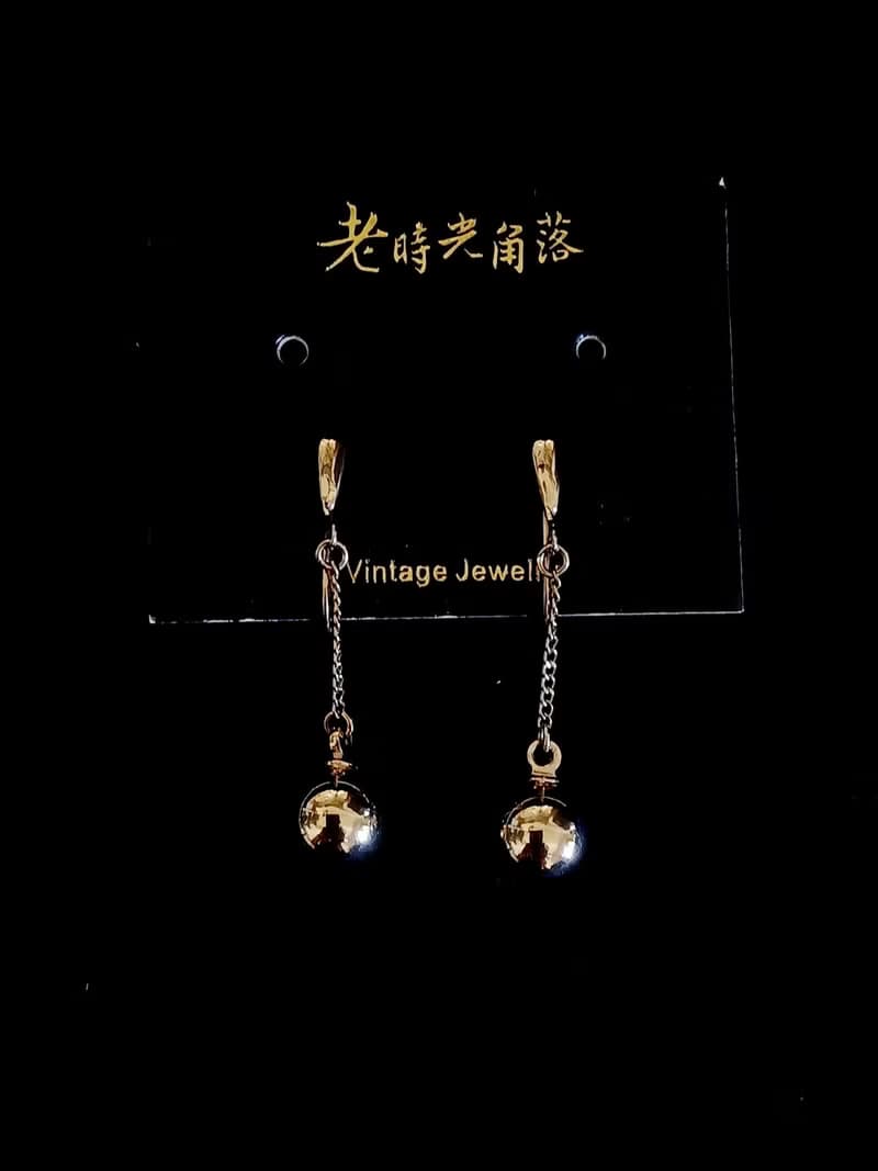vintage jewelry  Trifari 簡約垂墜金球 夾式耳環