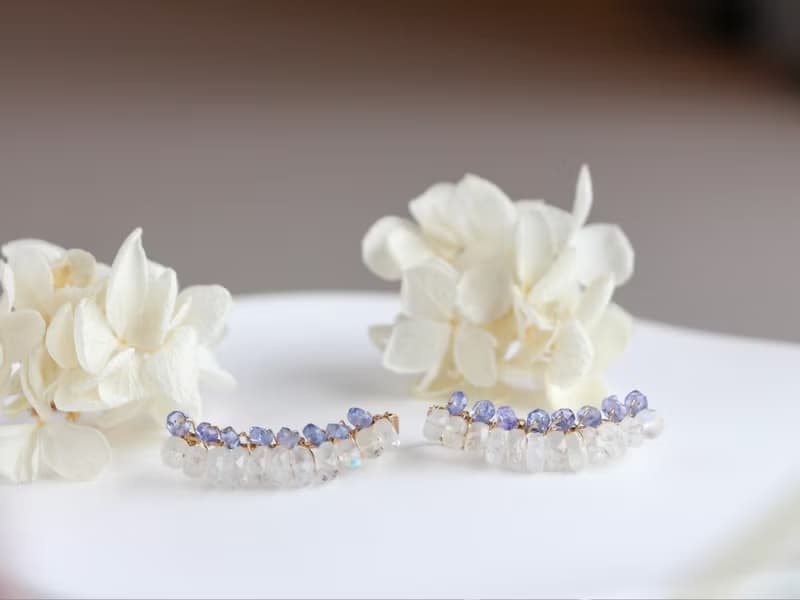 14kgf-tanzanite × rainbow moon stone classical ear climber
