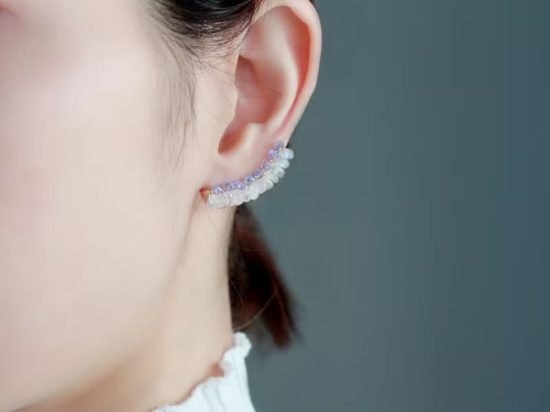 14kgf-tanzanite × rainbow moon stone classical ear climber