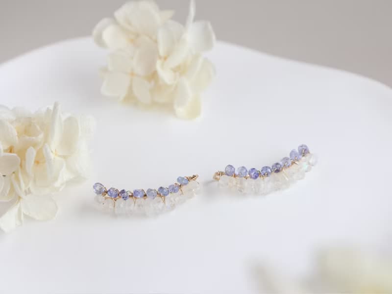 14kgf-tanzanite × rainbow moon stone classical ear climber