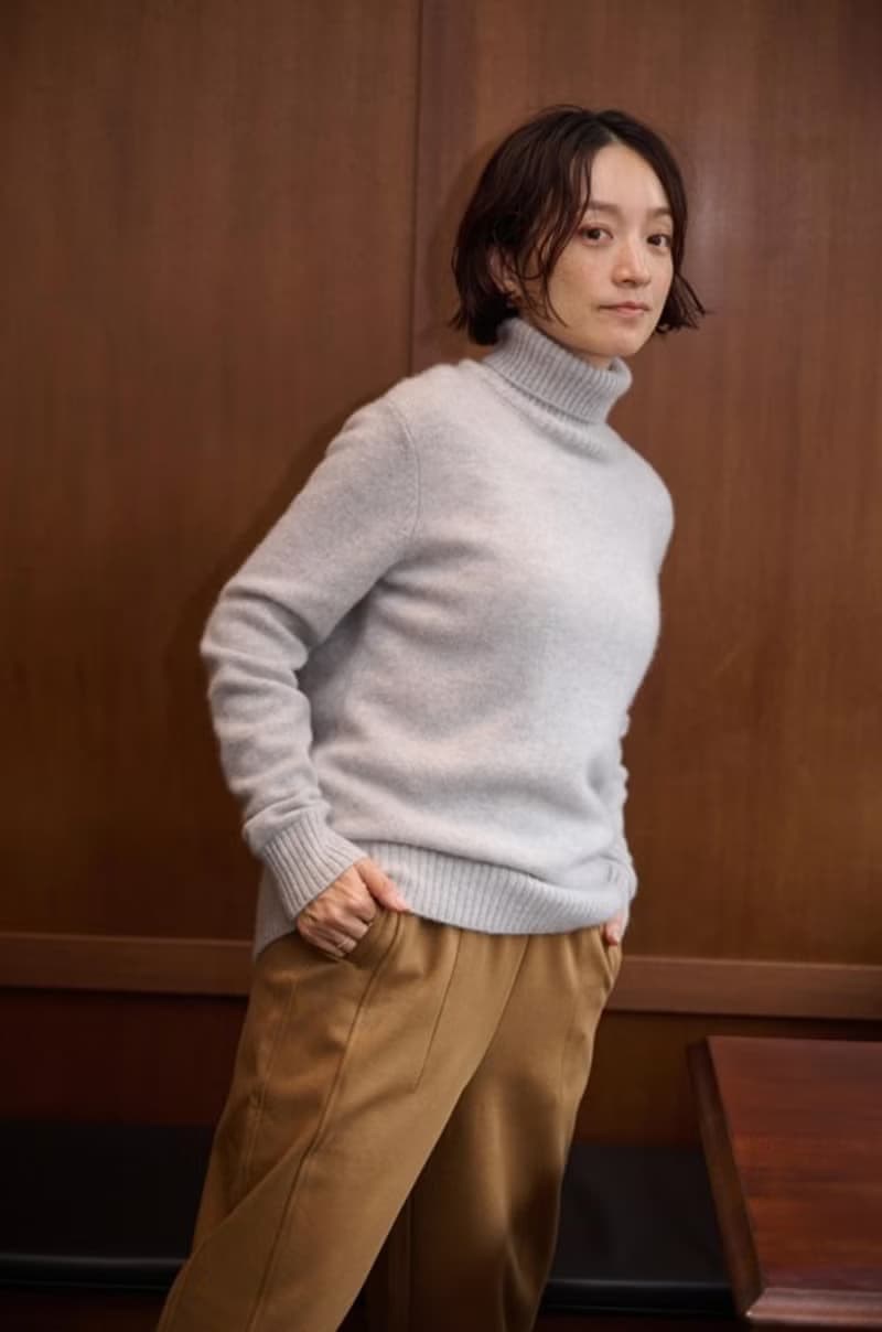 簡約卻能獨當一面 100% 喀什米爾羊毛高領毛衣 厚款 淺灰色