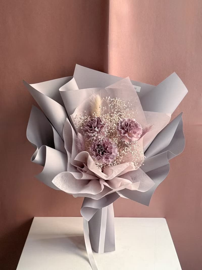 母親節限定永生滿天星索拉康乃馨花束