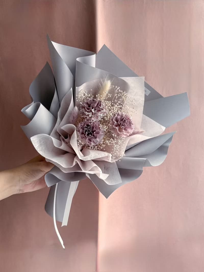 母親節限定永生滿天星索拉康乃馨花束