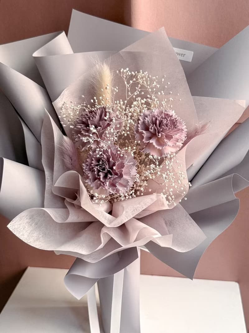 母親節限定永生滿天星索拉康乃馨花束