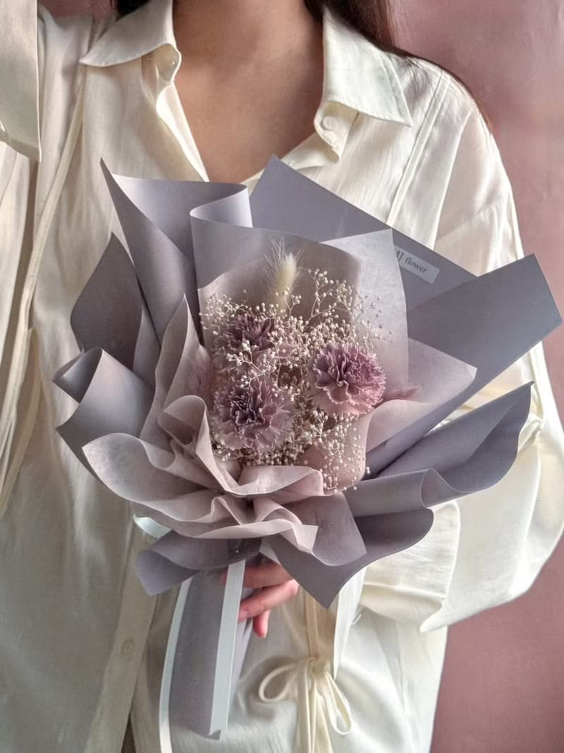 母親節限定永生滿天星索拉康乃馨花束